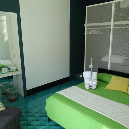 Ninina Boutique Suites Салерно Экстерьер фото
