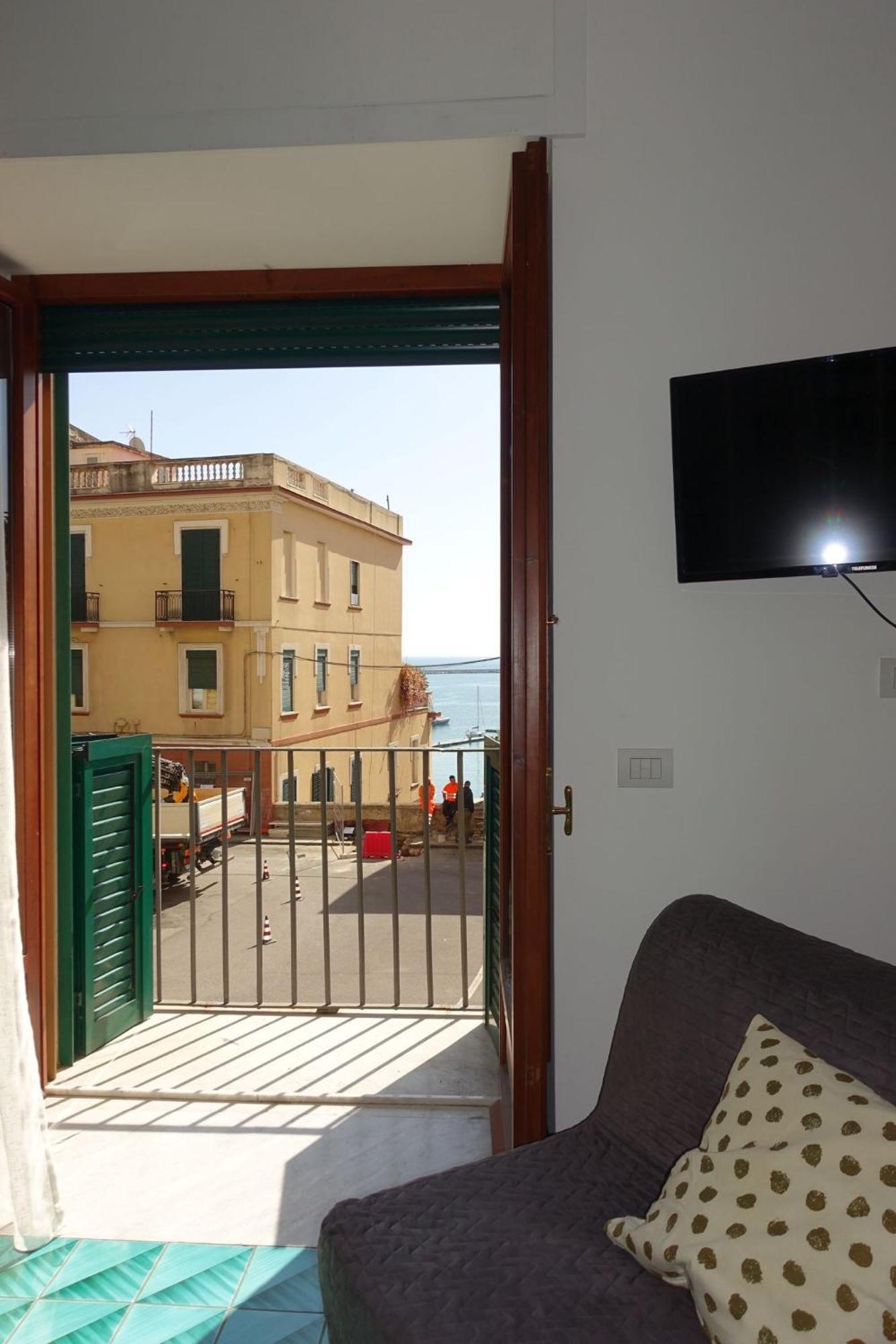 Ninina Boutique Suites Салерно Экстерьер фото