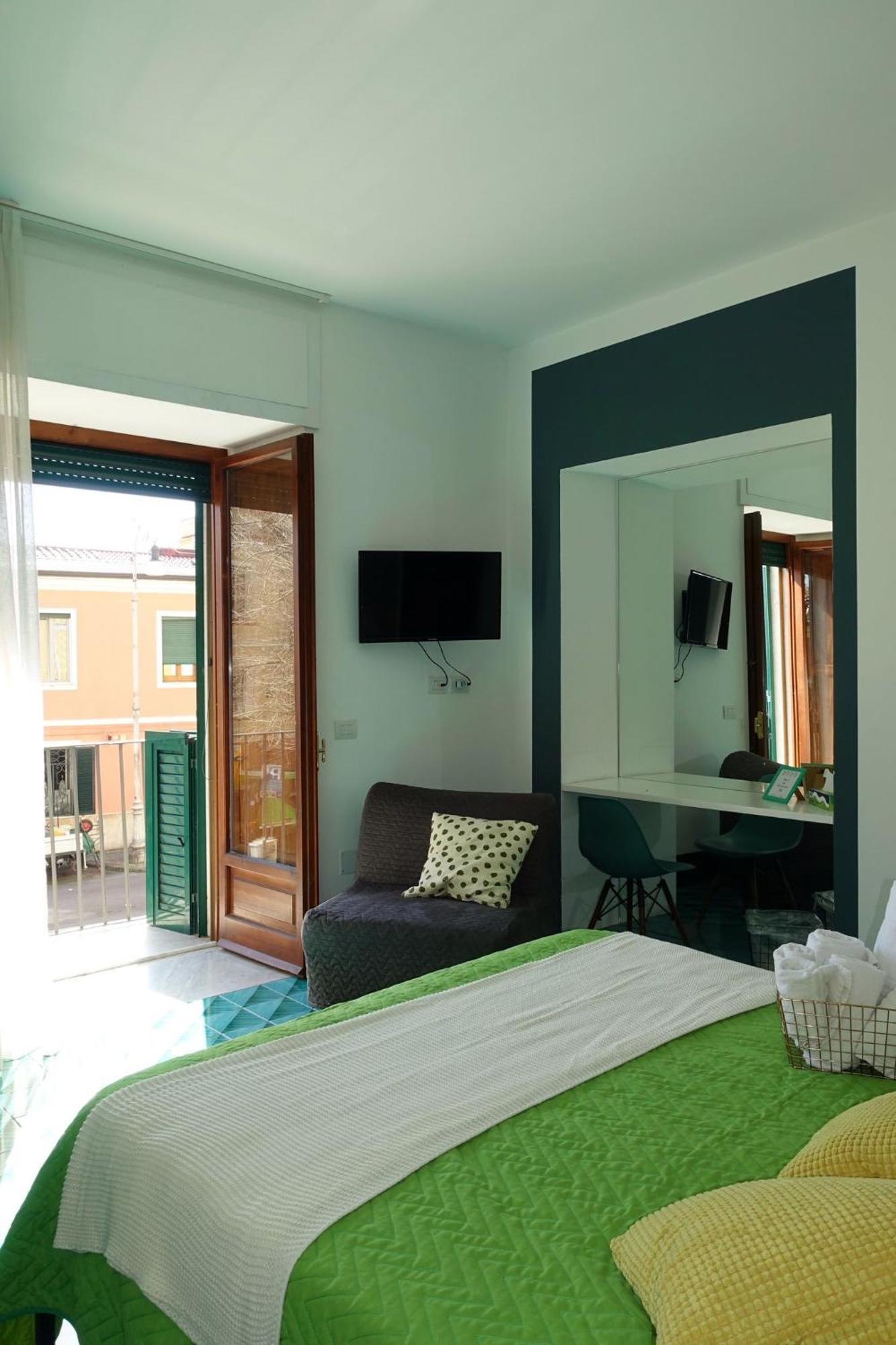Ninina Boutique Suites Салерно Экстерьер фото