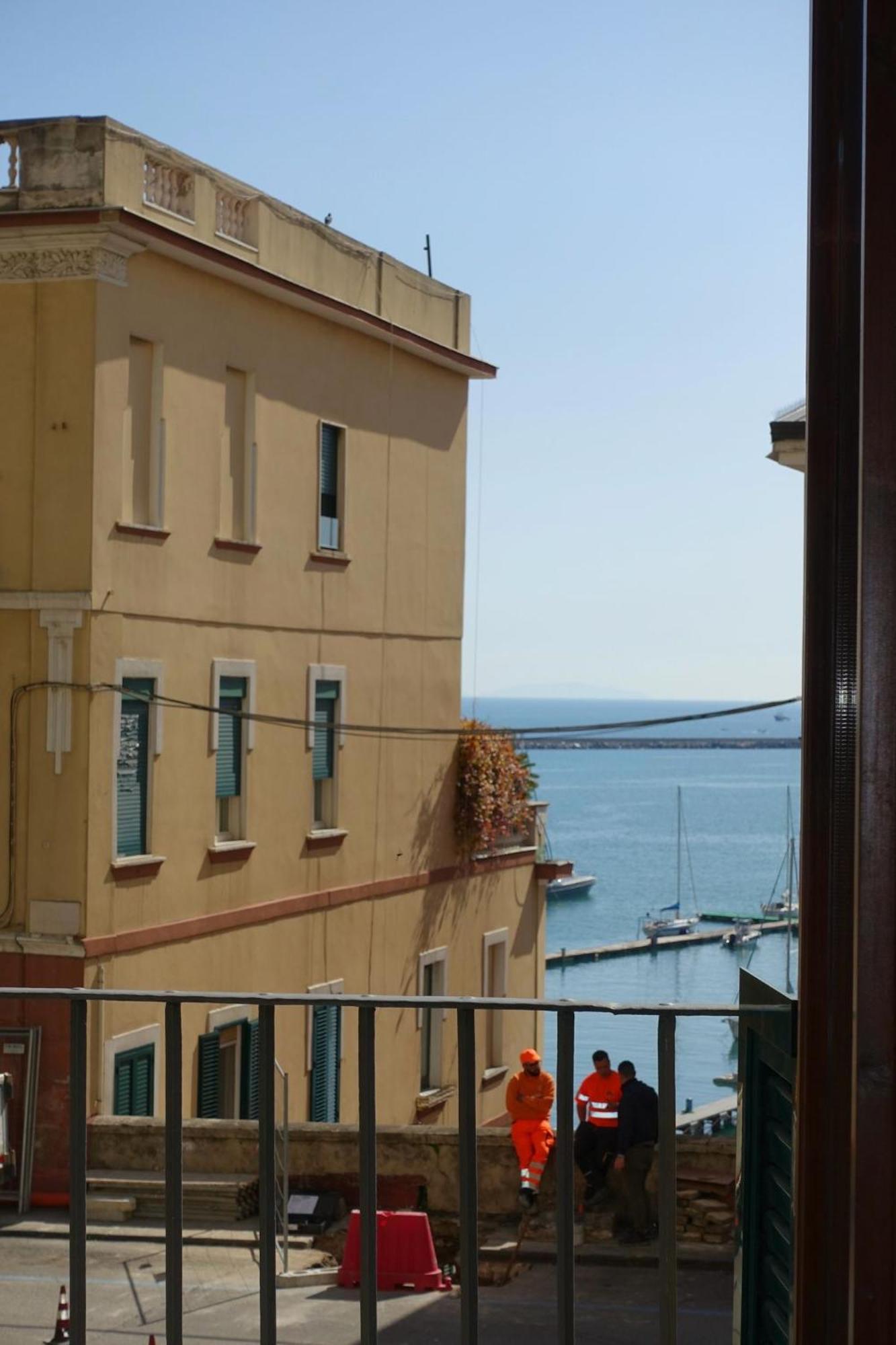 Ninina Boutique Suites Салерно Экстерьер фото