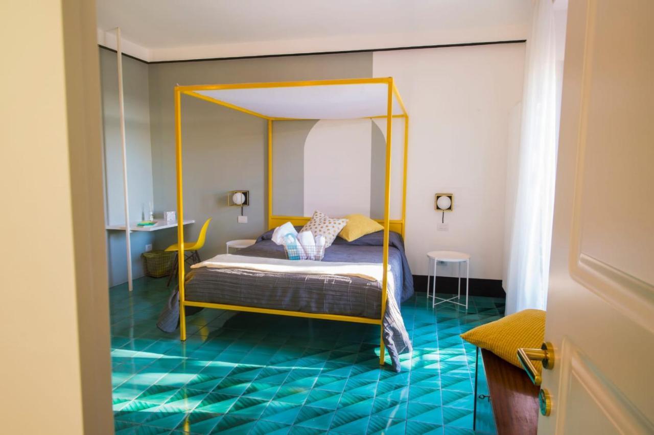 Ninina Boutique Suites Салерно Экстерьер фото