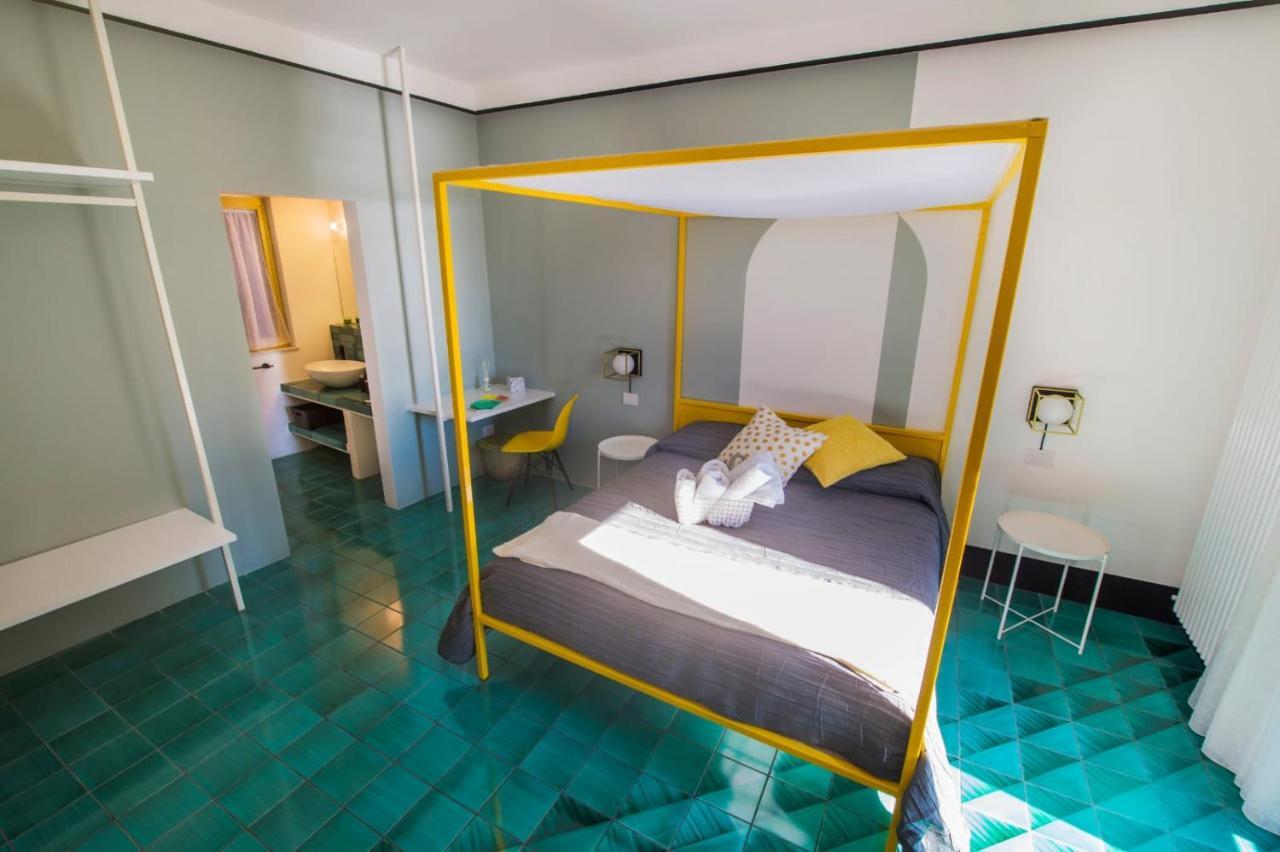 Ninina Boutique Suites Салерно Экстерьер фото